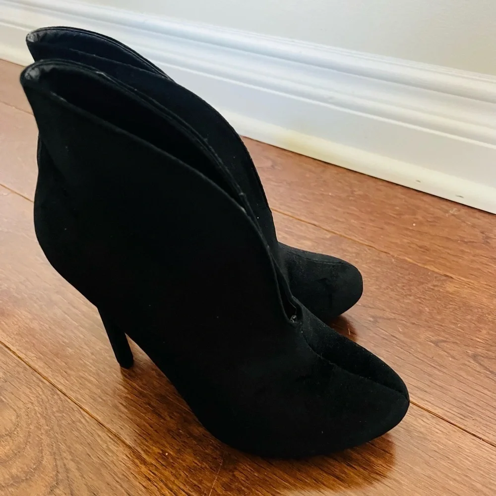 Liliana Black Suede Heeled Booties